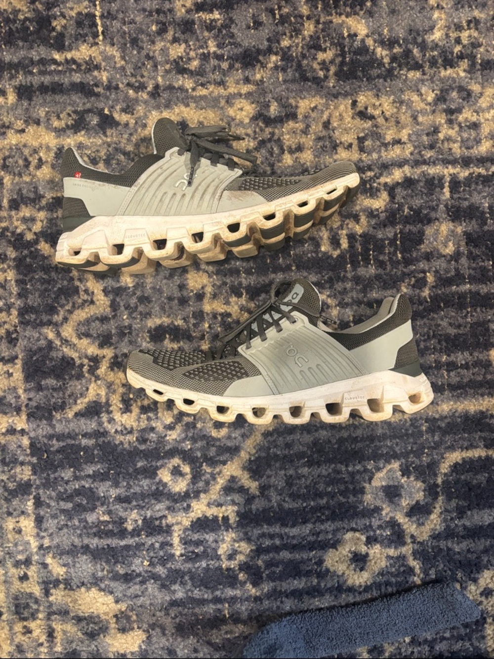 On Cloudrunning Men's Gray and Black Running Sneakers